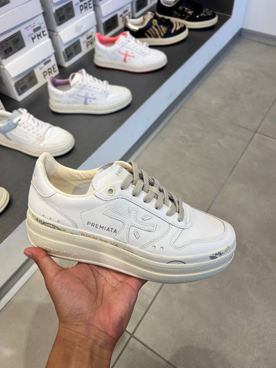 Quinn Sneakers