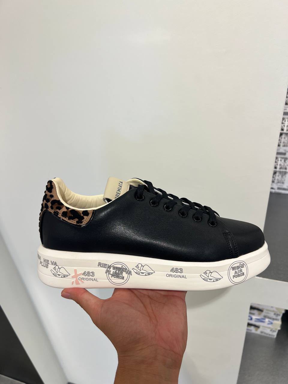 Beth Sneakers