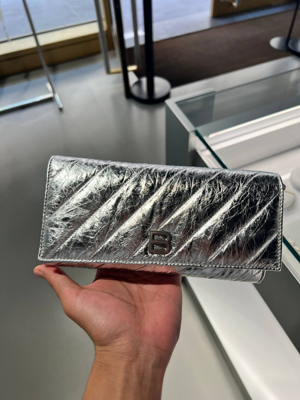 5 à 7 Chain Wallet in Crinkled Metallic Leather