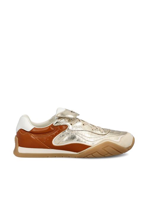 Sneakers realizzate in pelle di vitello