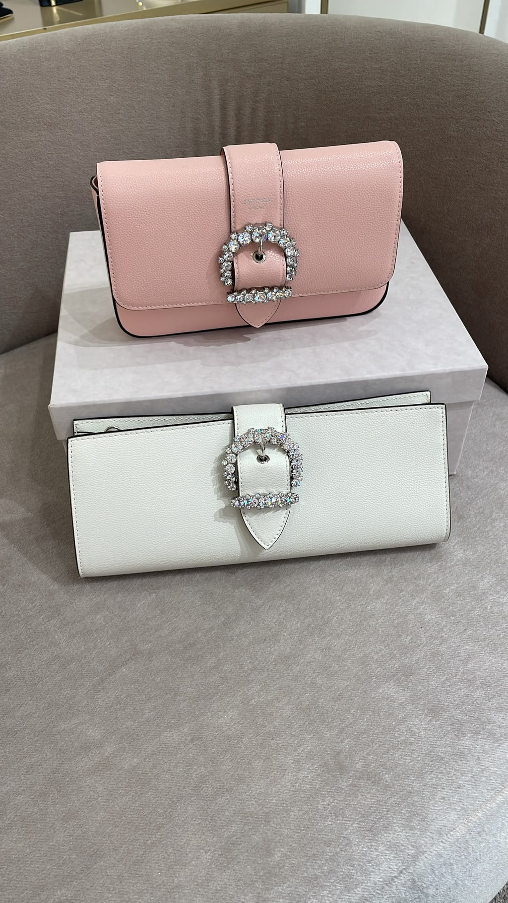 Hangisi Clutch
