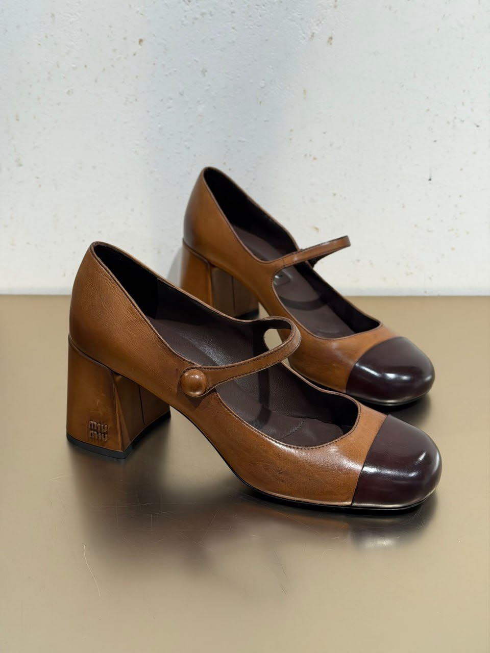 Two-tone leather Mary Jane pumps