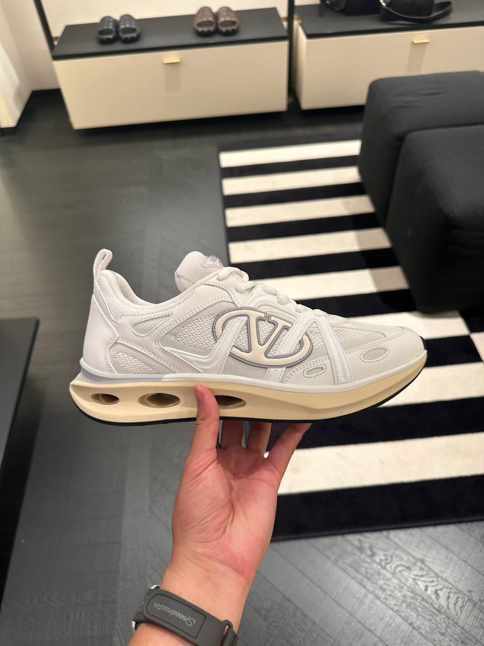 LV Runner Tatic Sneaker