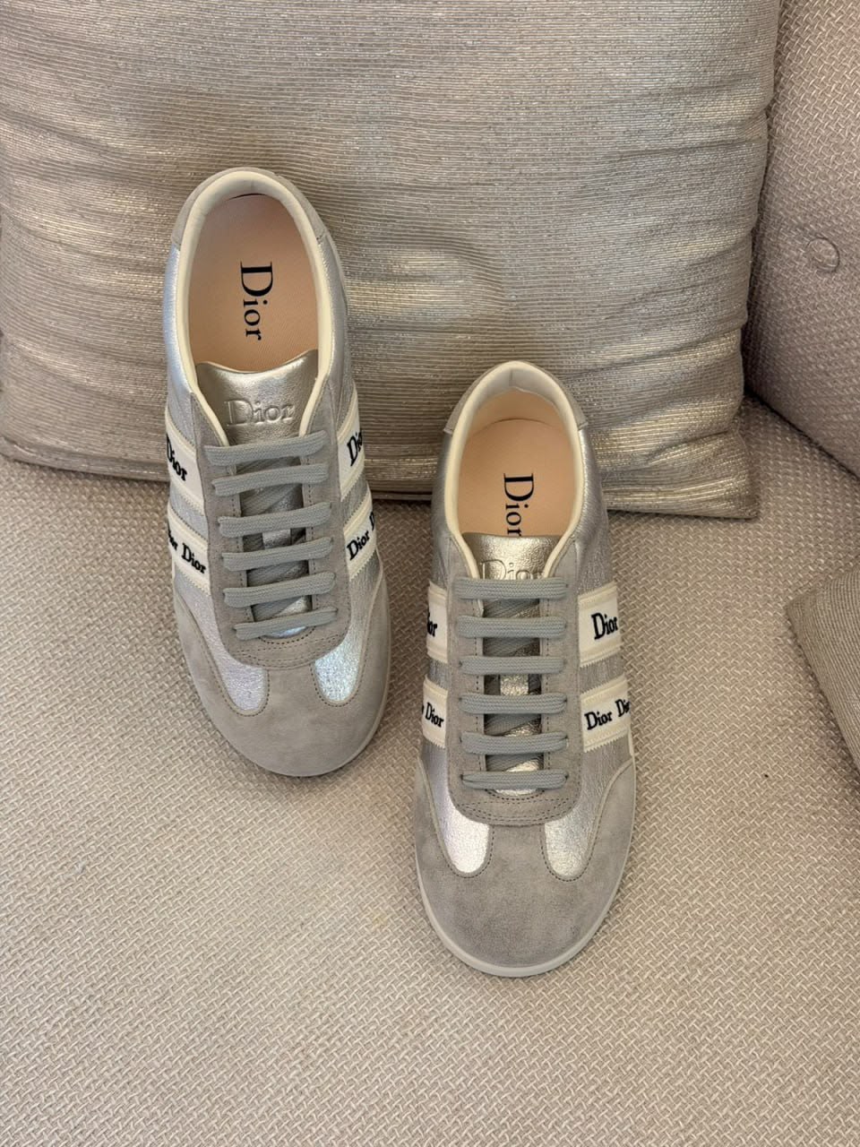 Vibe Sneaker