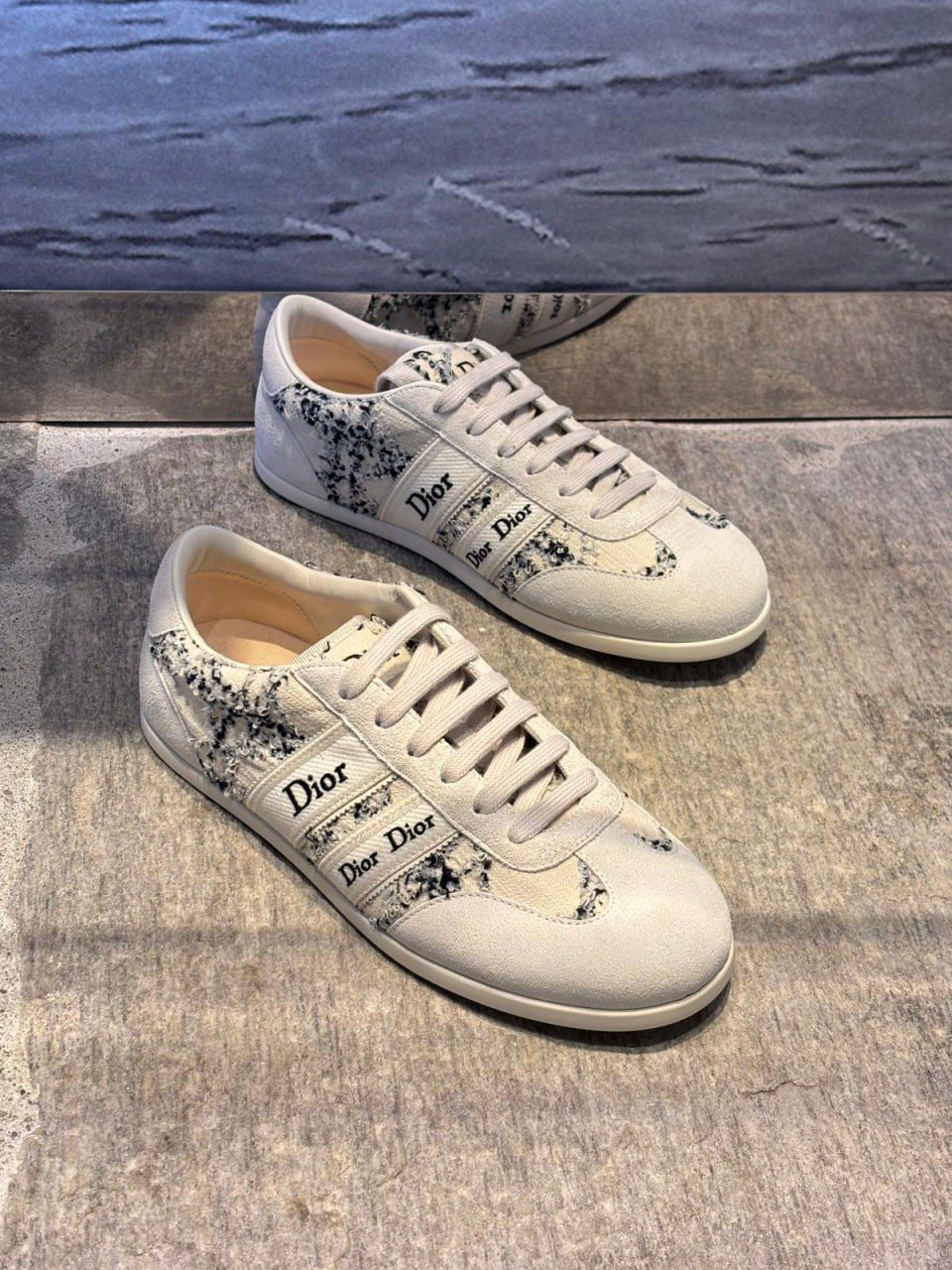 Vibe Sneaker