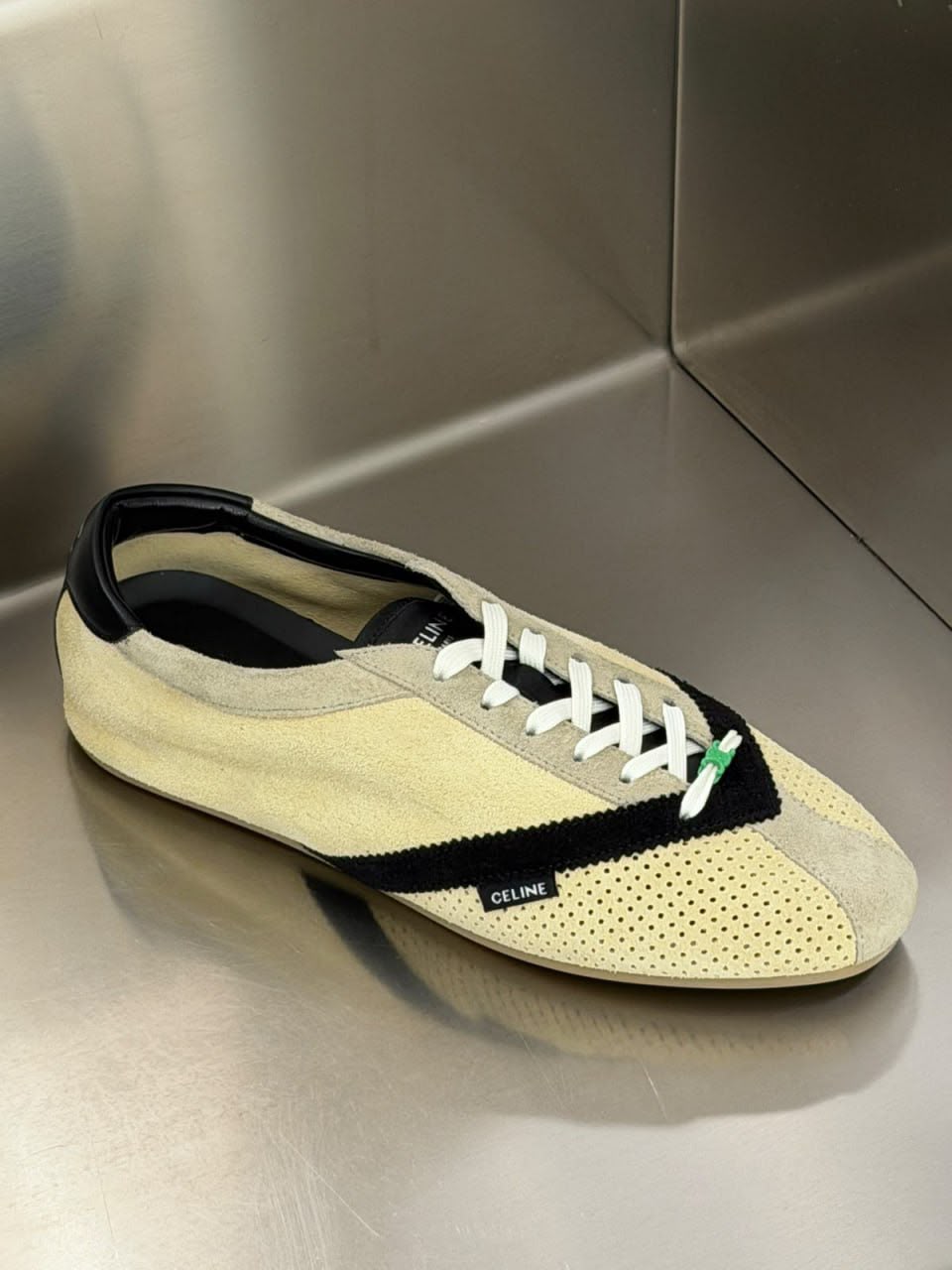 Leo Low Lace-Up Sneaker