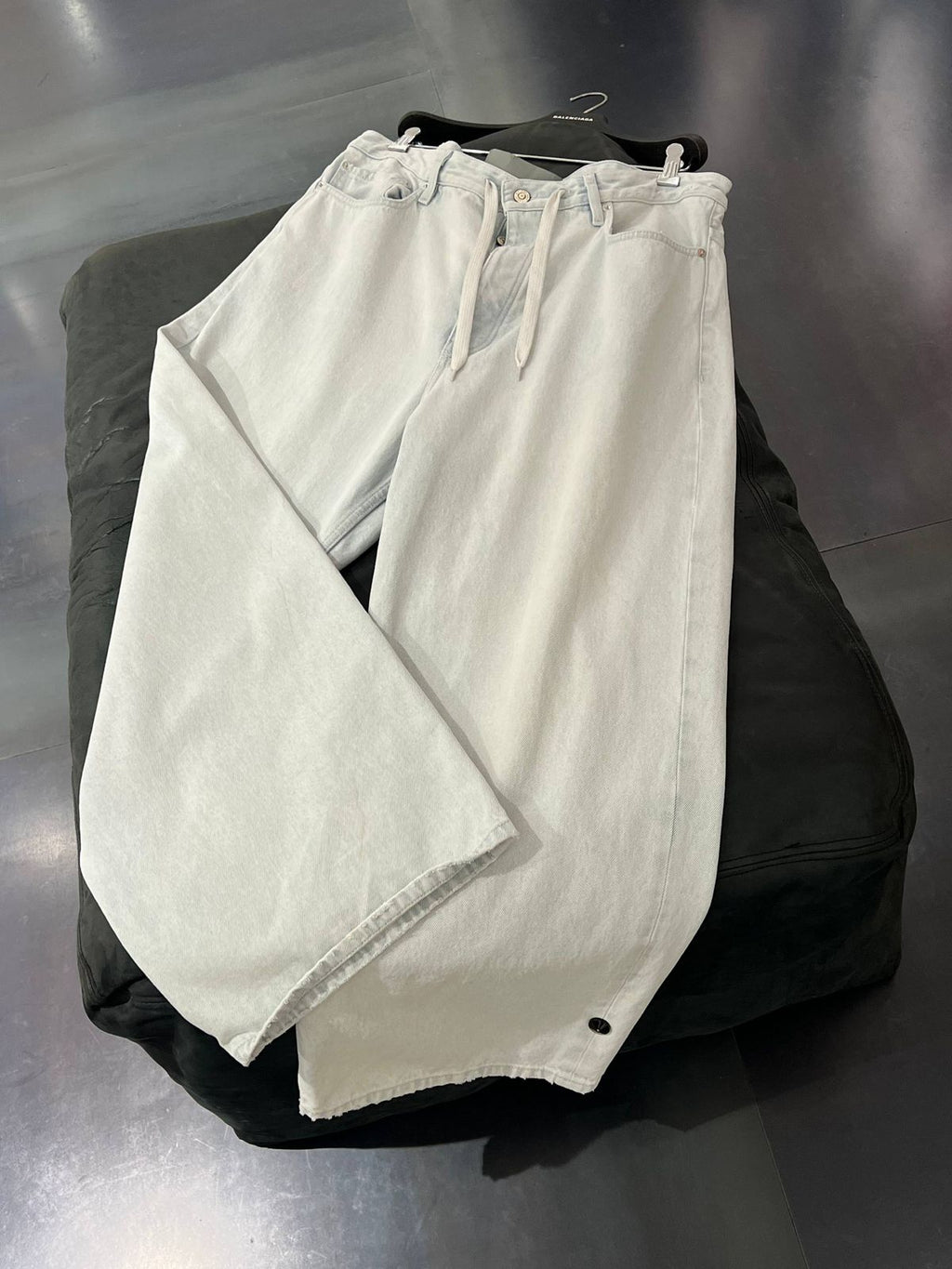 Drawstring Wide-Leg Jeans