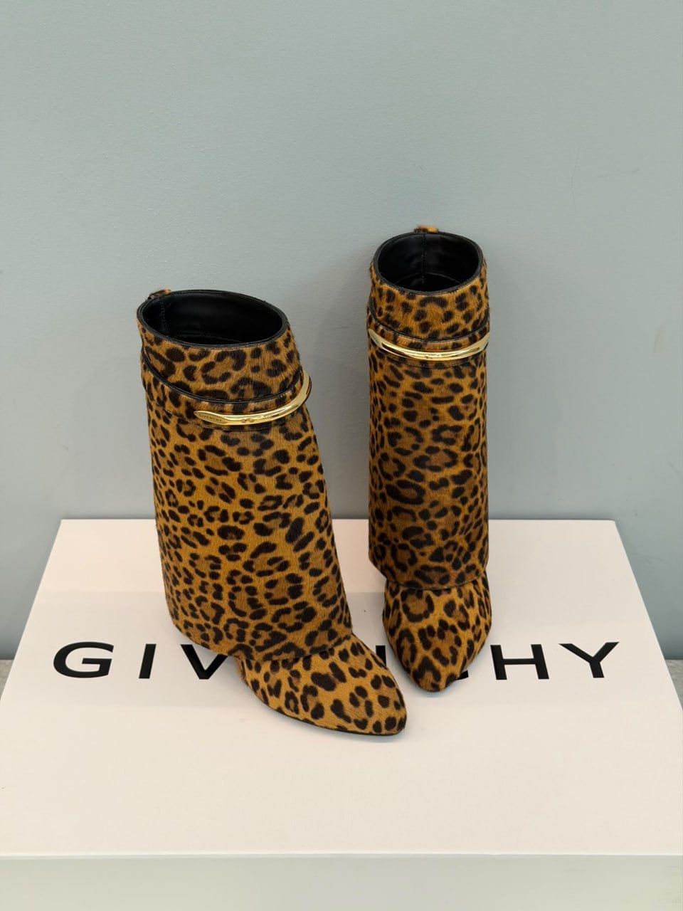 Shark Lock Boots