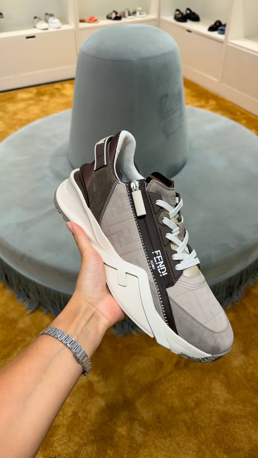 Flow Sneakers