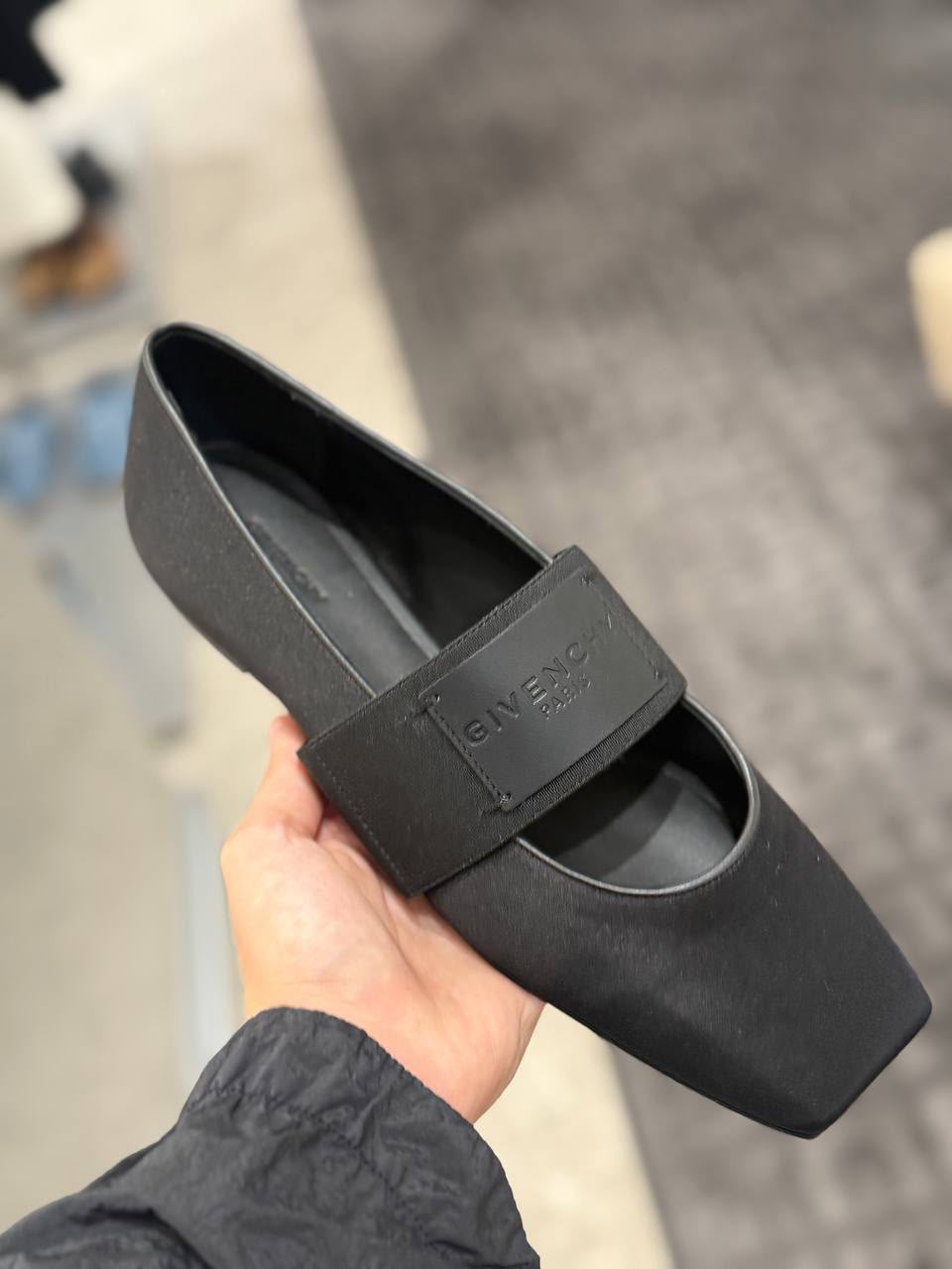 Elastic Band Patent Leather Ballerina Flats
