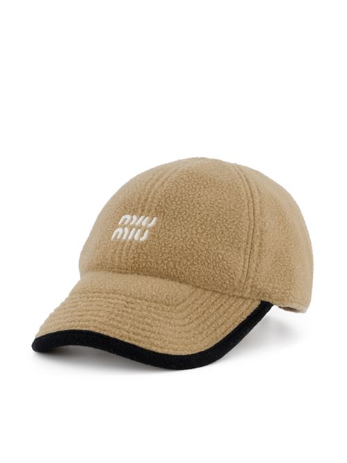 Cappello realizzato in poliestere