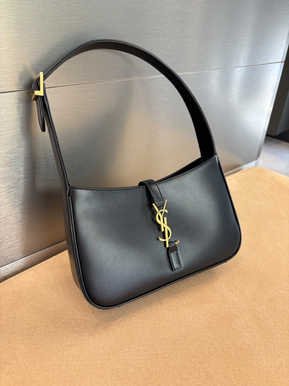 Le 5 à 7 Hobo Bag