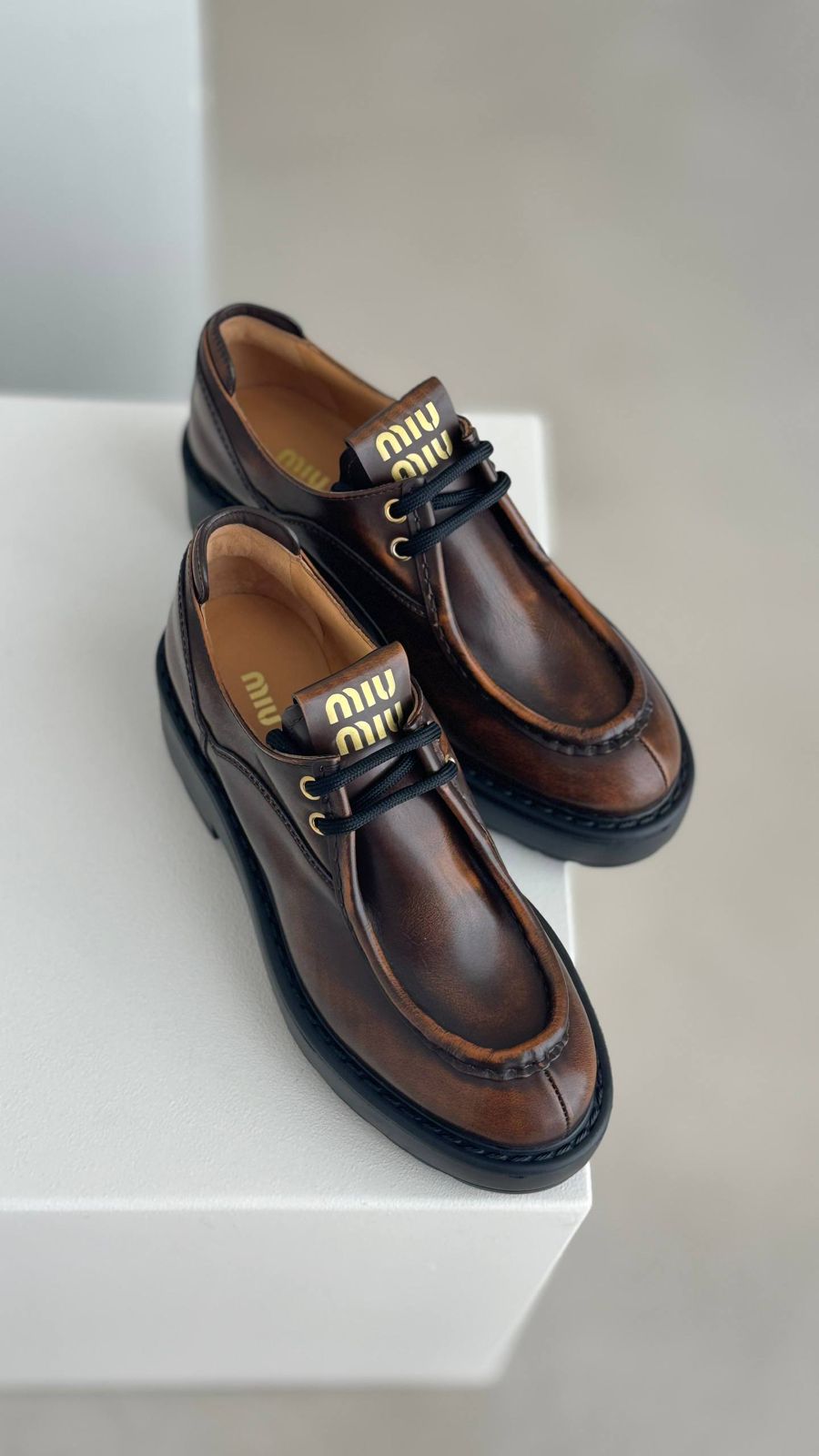 Brushed leather lace-up shoes