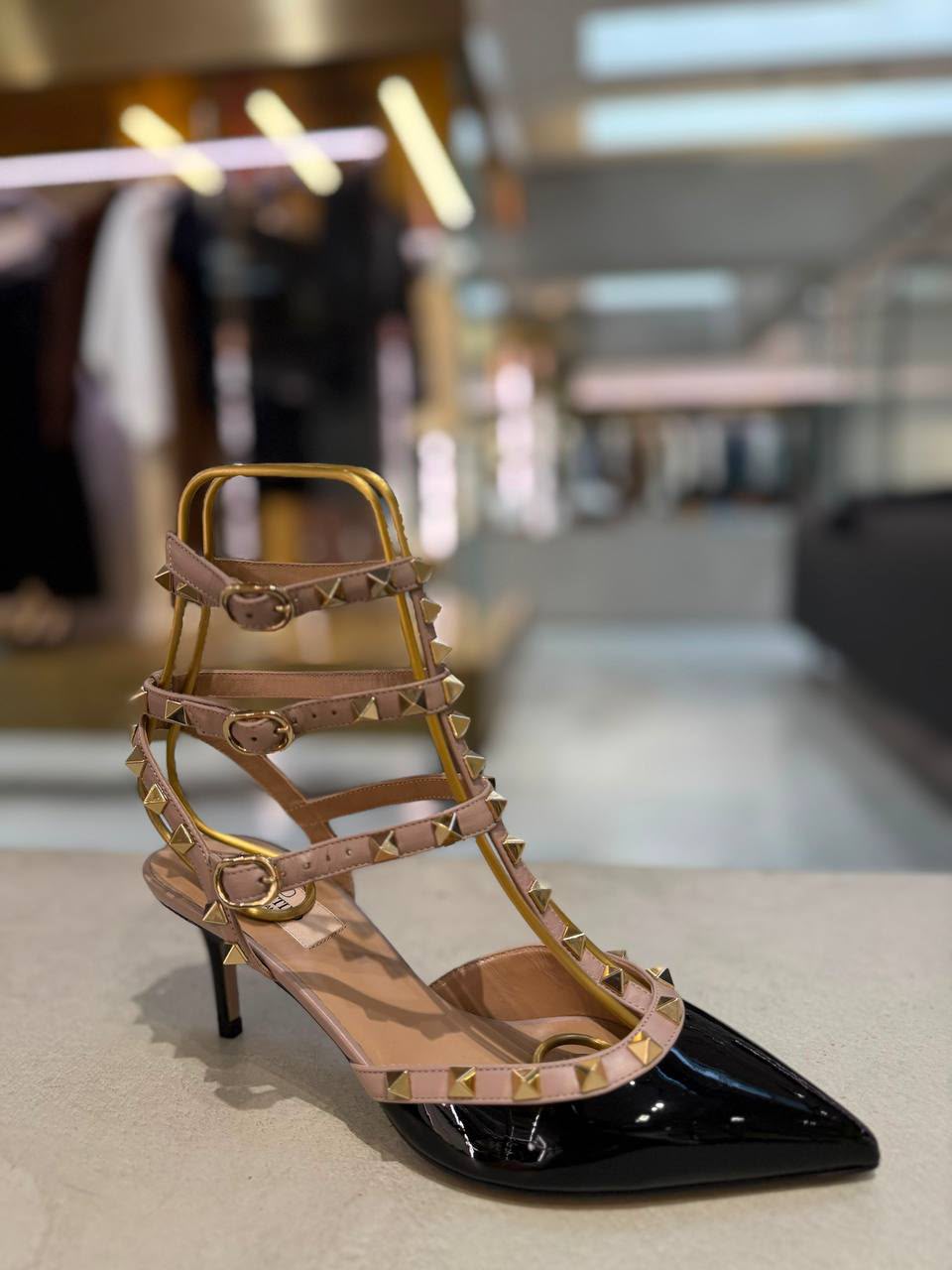 Rockstud Caged Pump