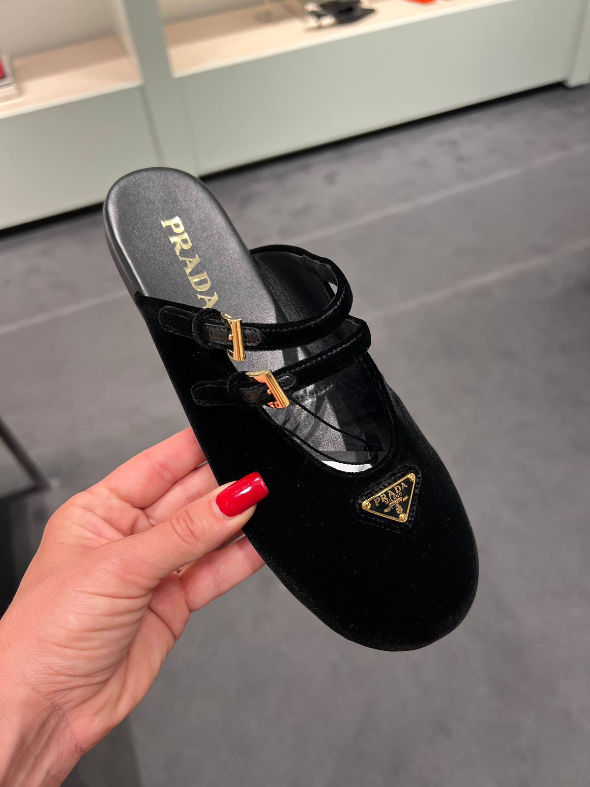 Velvet mules with buckles