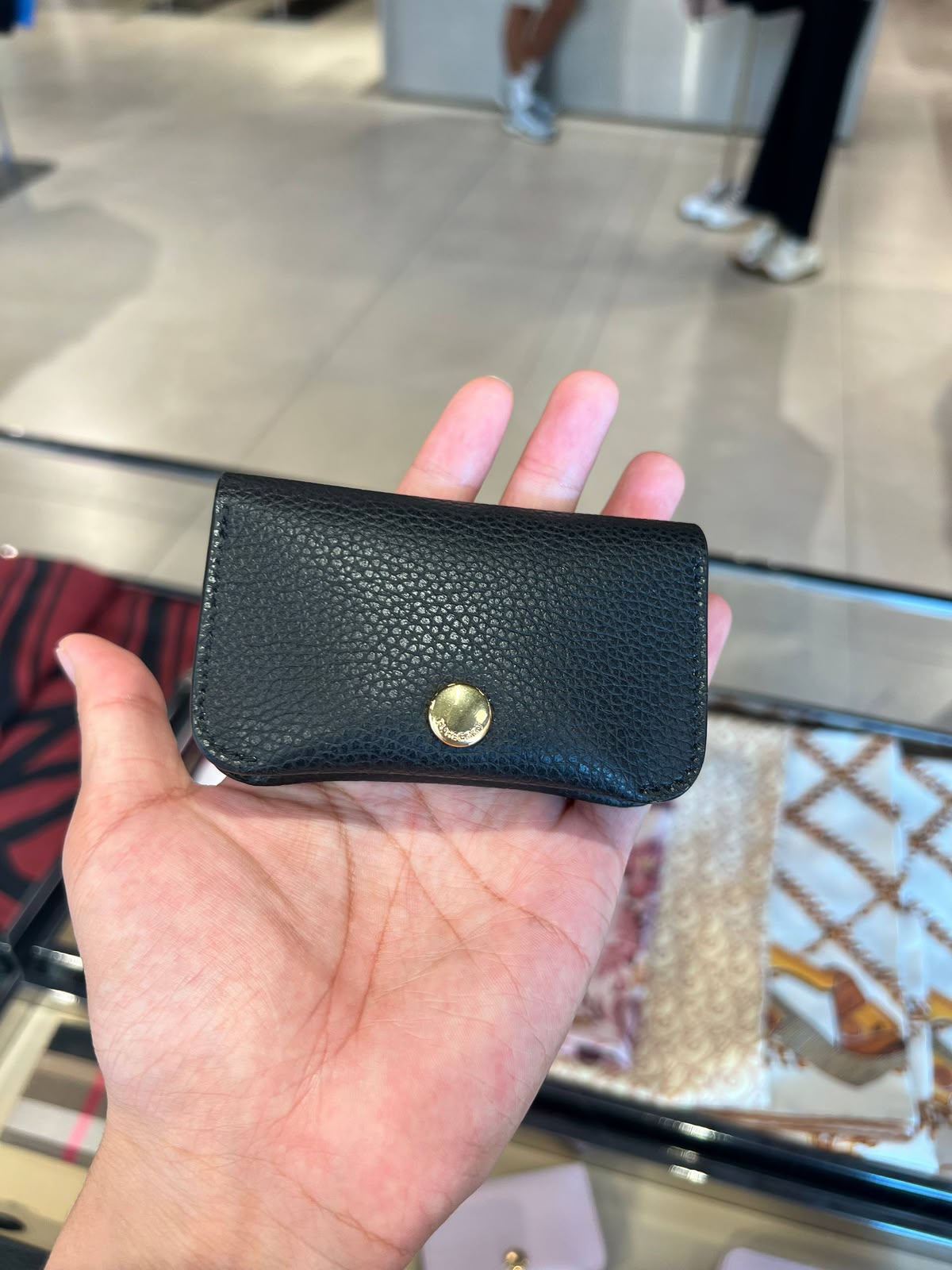 Grainy Leather Zip Card Case