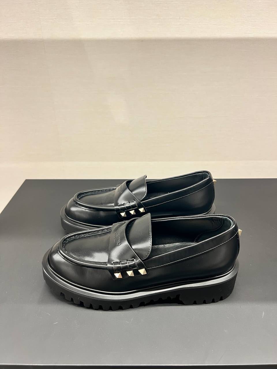 Garavani Rockstud Loafer