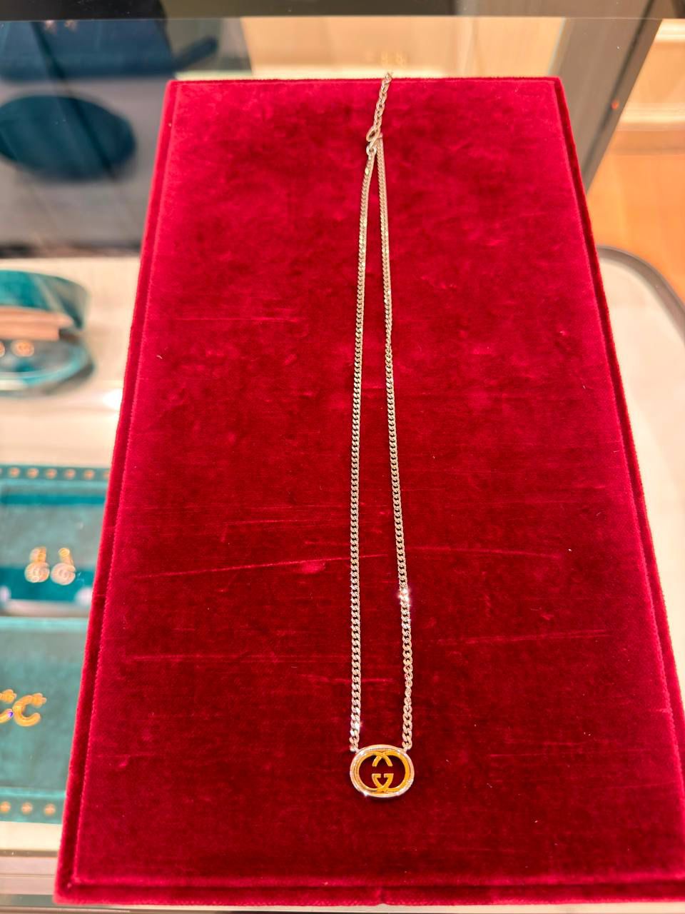 Interlocking G necklace