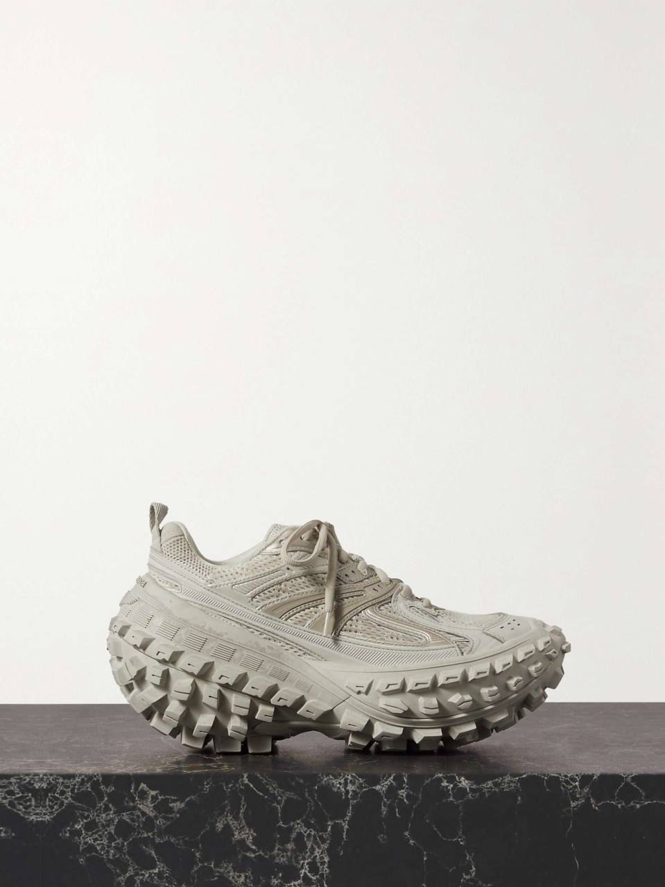 Defender Sneaker
