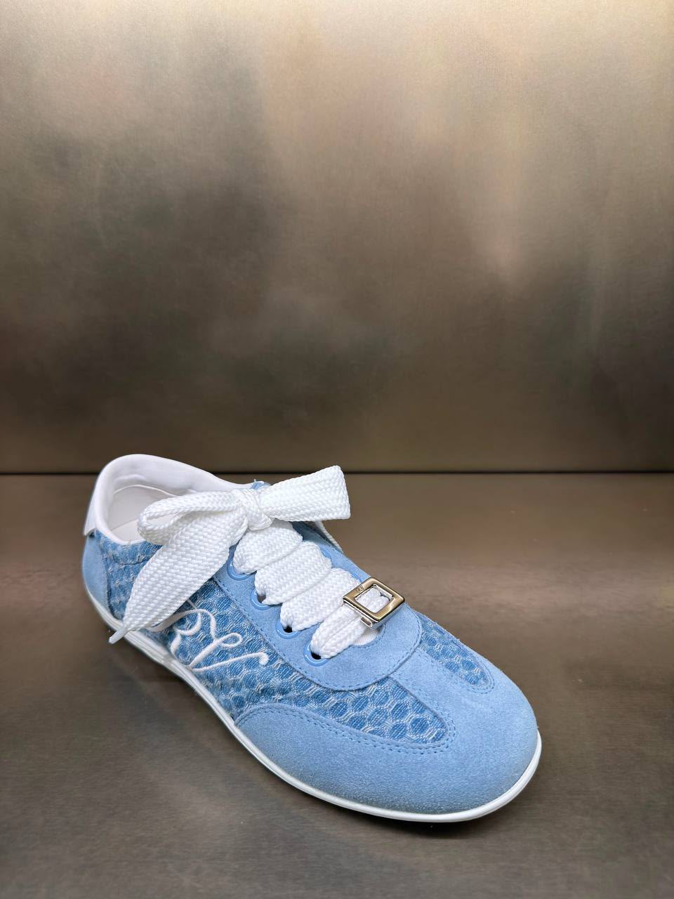 Vibe Sneaker