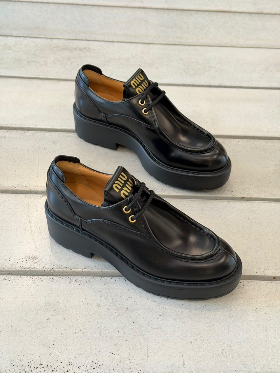 Brushed leather lace-up shoes