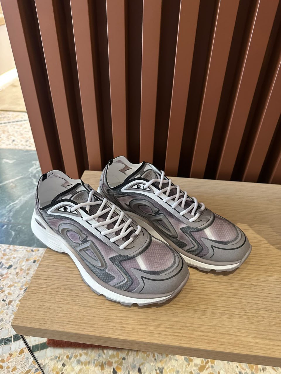 B30 Sneakers