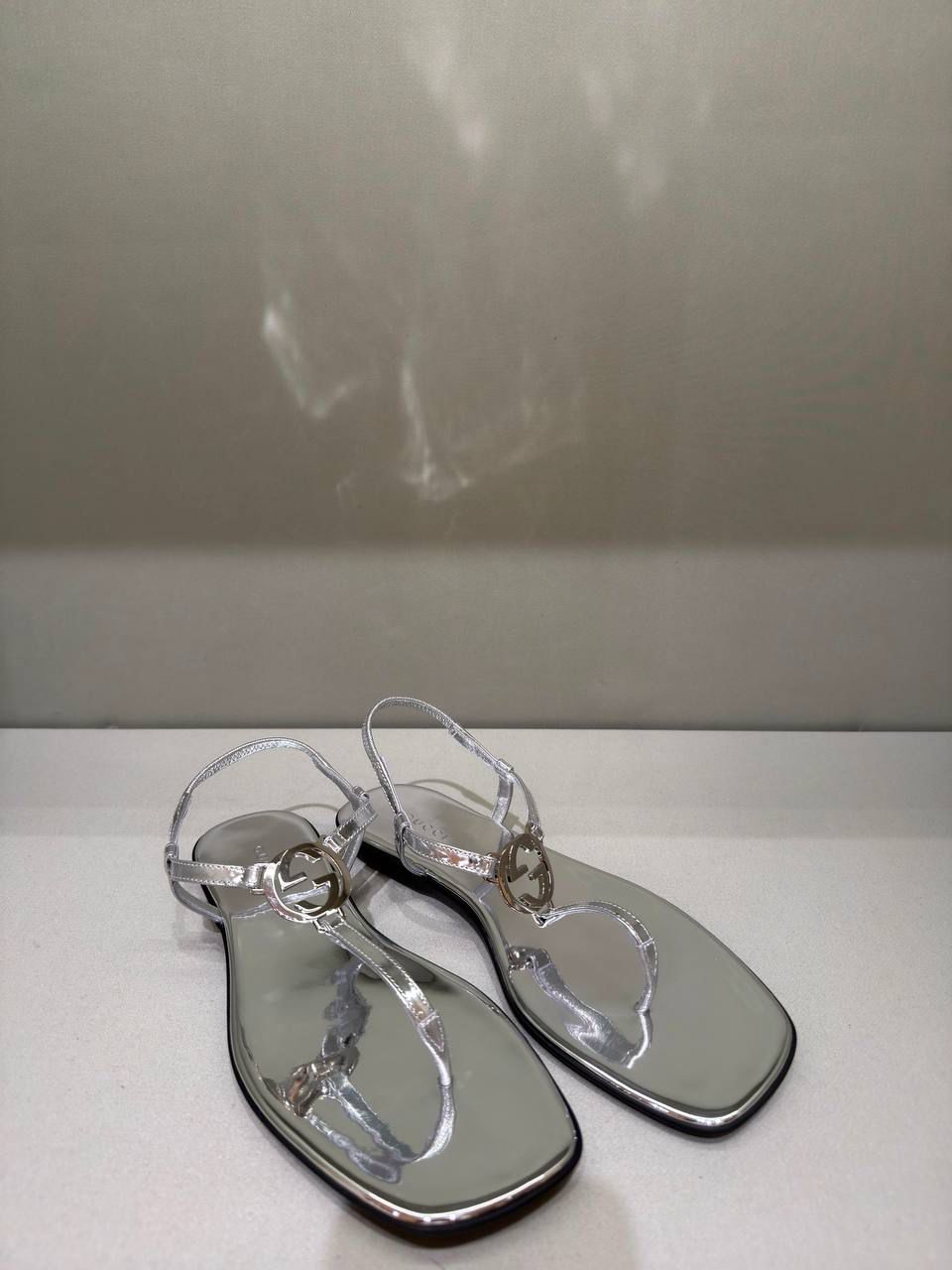 Interlocking G thong sandal