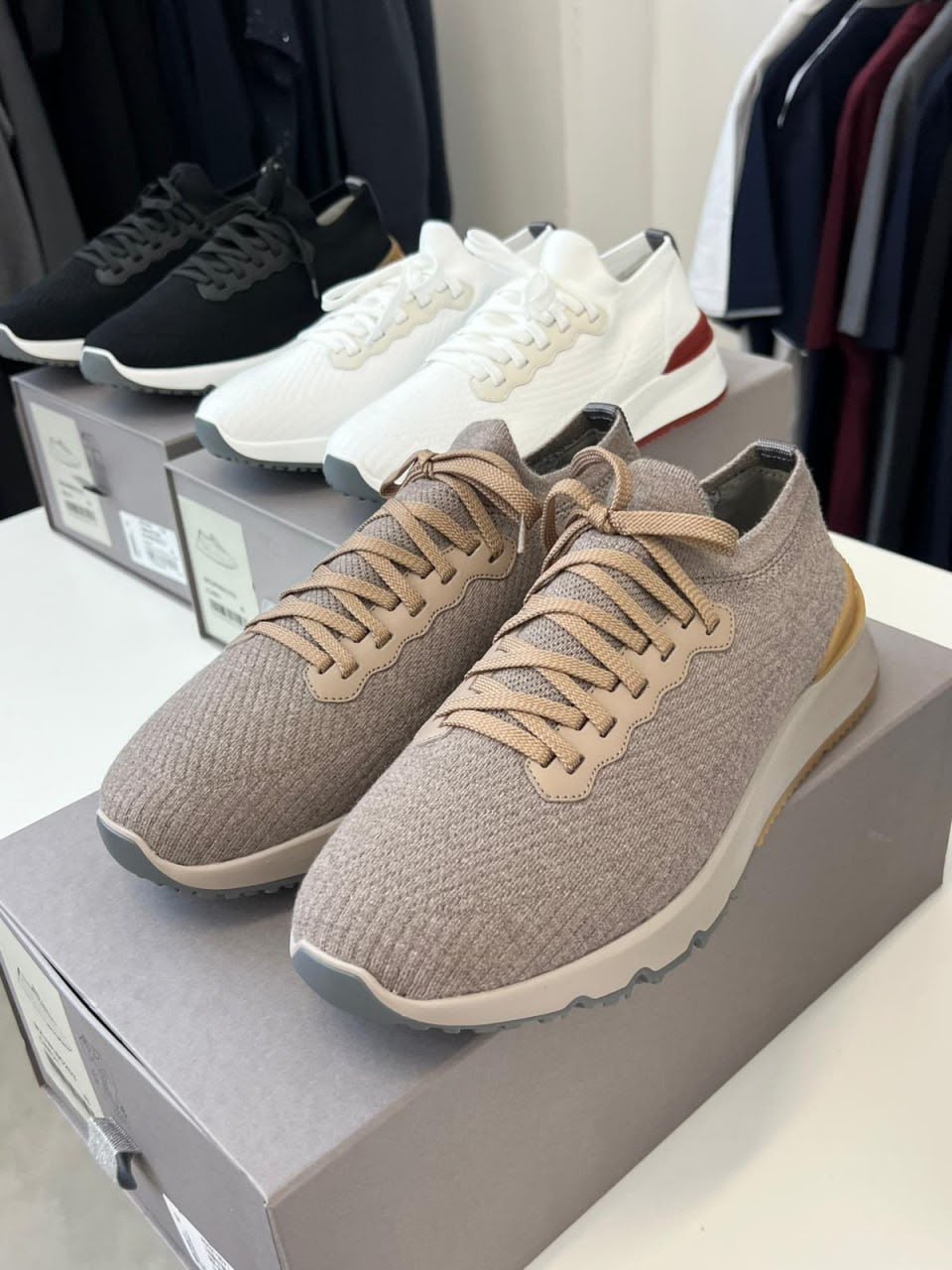 Windsor Walk Sneakers