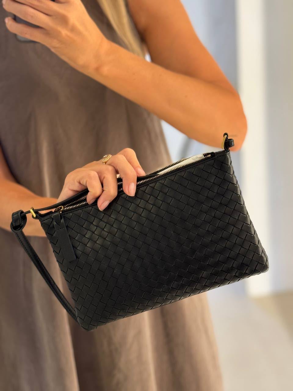 Intrecciato Leather Crossbody Pouch