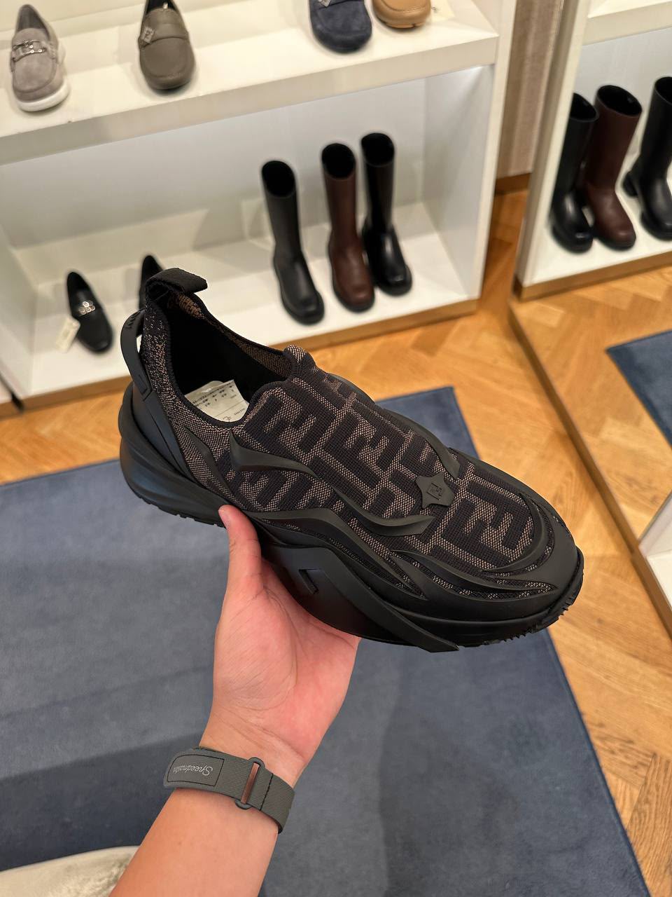 Force Sneakers