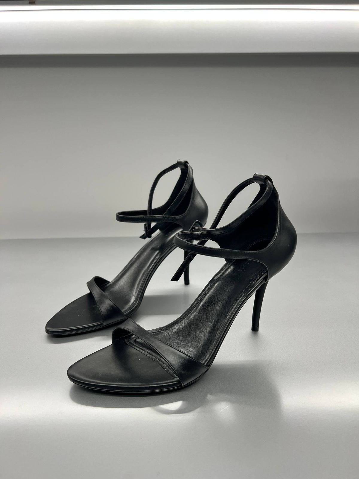 Women's Void Sandal
