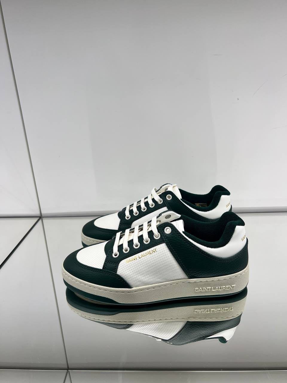 Court Classic SL/80 Low-Top Sneakers