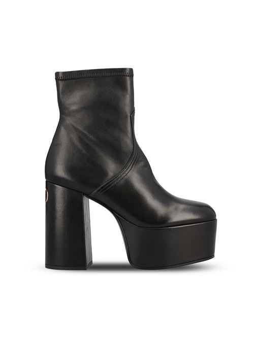 Stivali realizzati in pelle