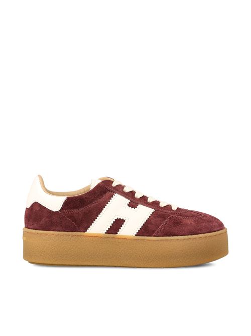 Sneakers realizzate in pelle scamosciata