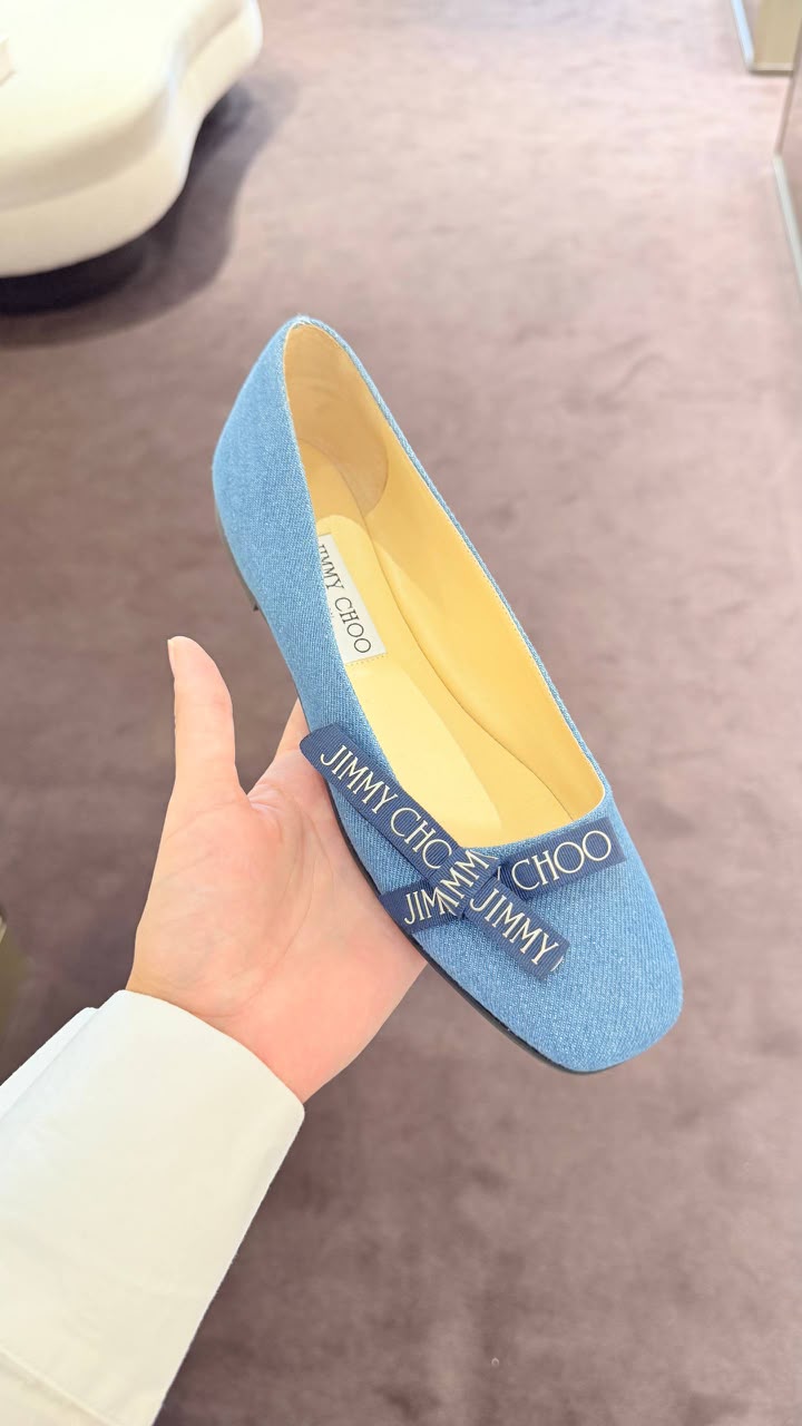 Aurelie Flat