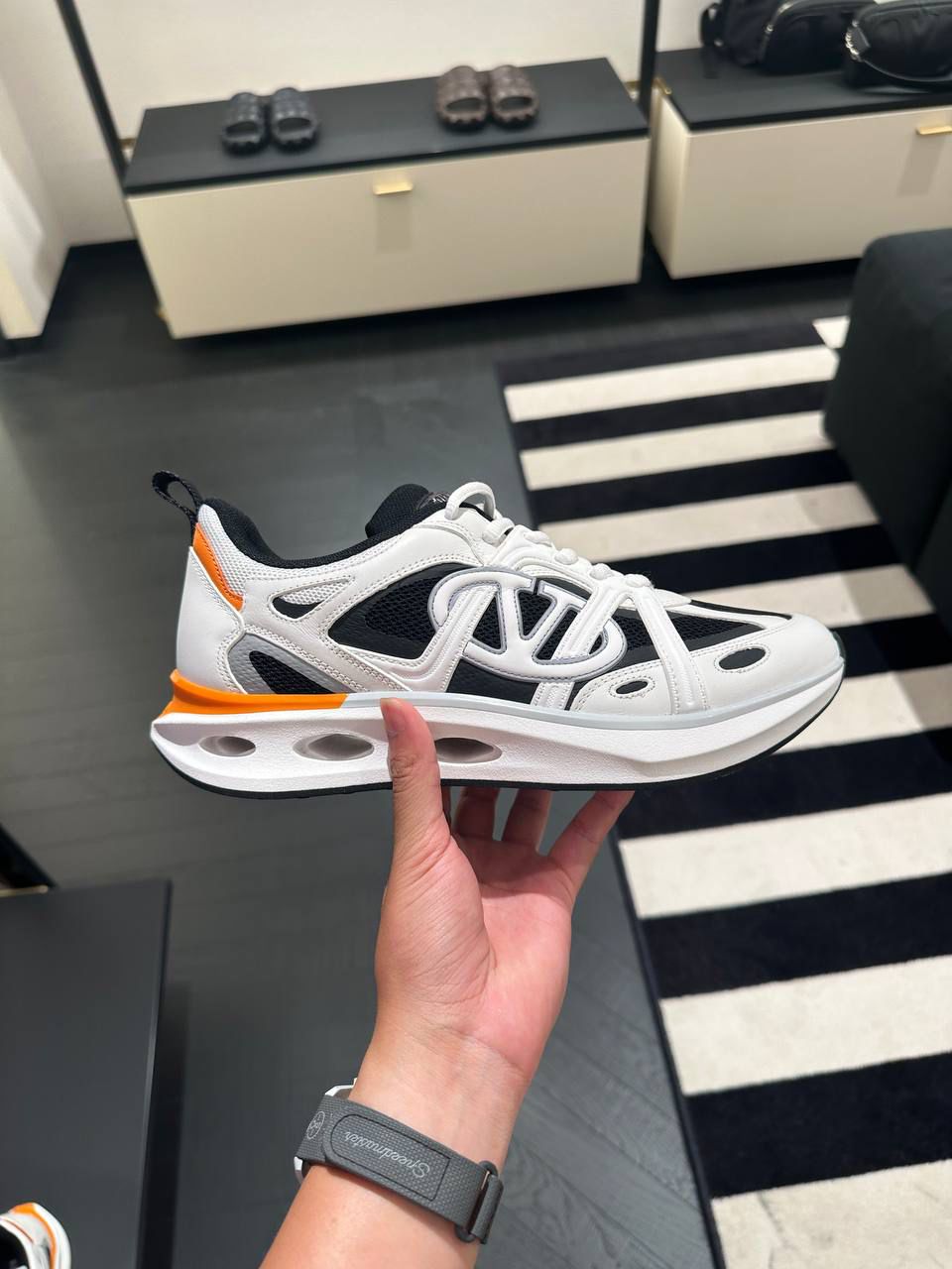 LV Runner Tatic Sneaker