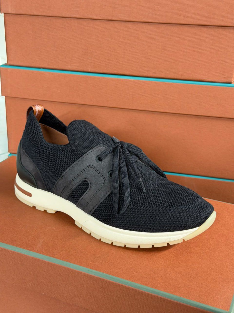 Windsor Walk Sneakers