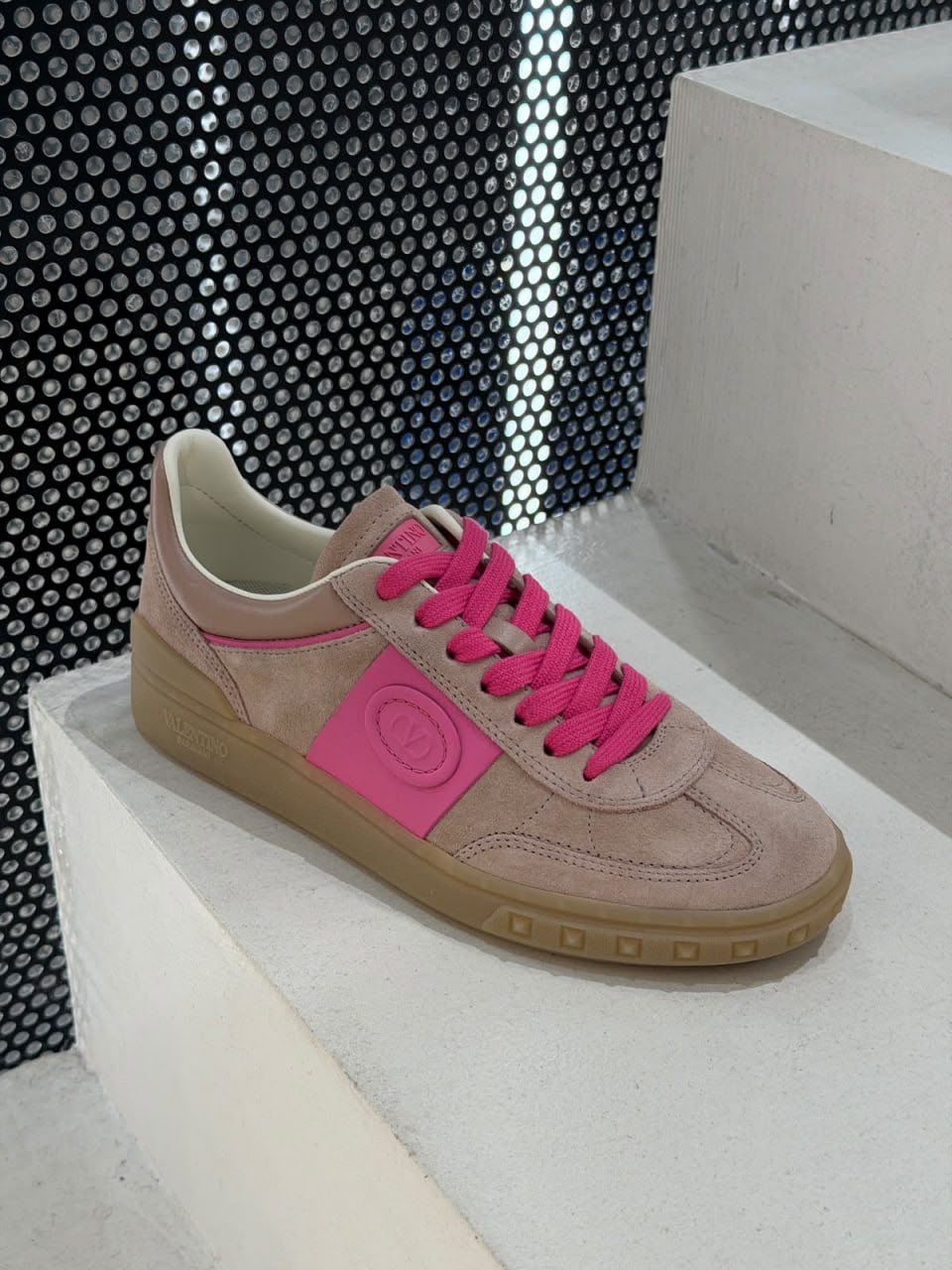 One Stud Low-Top Sneaker