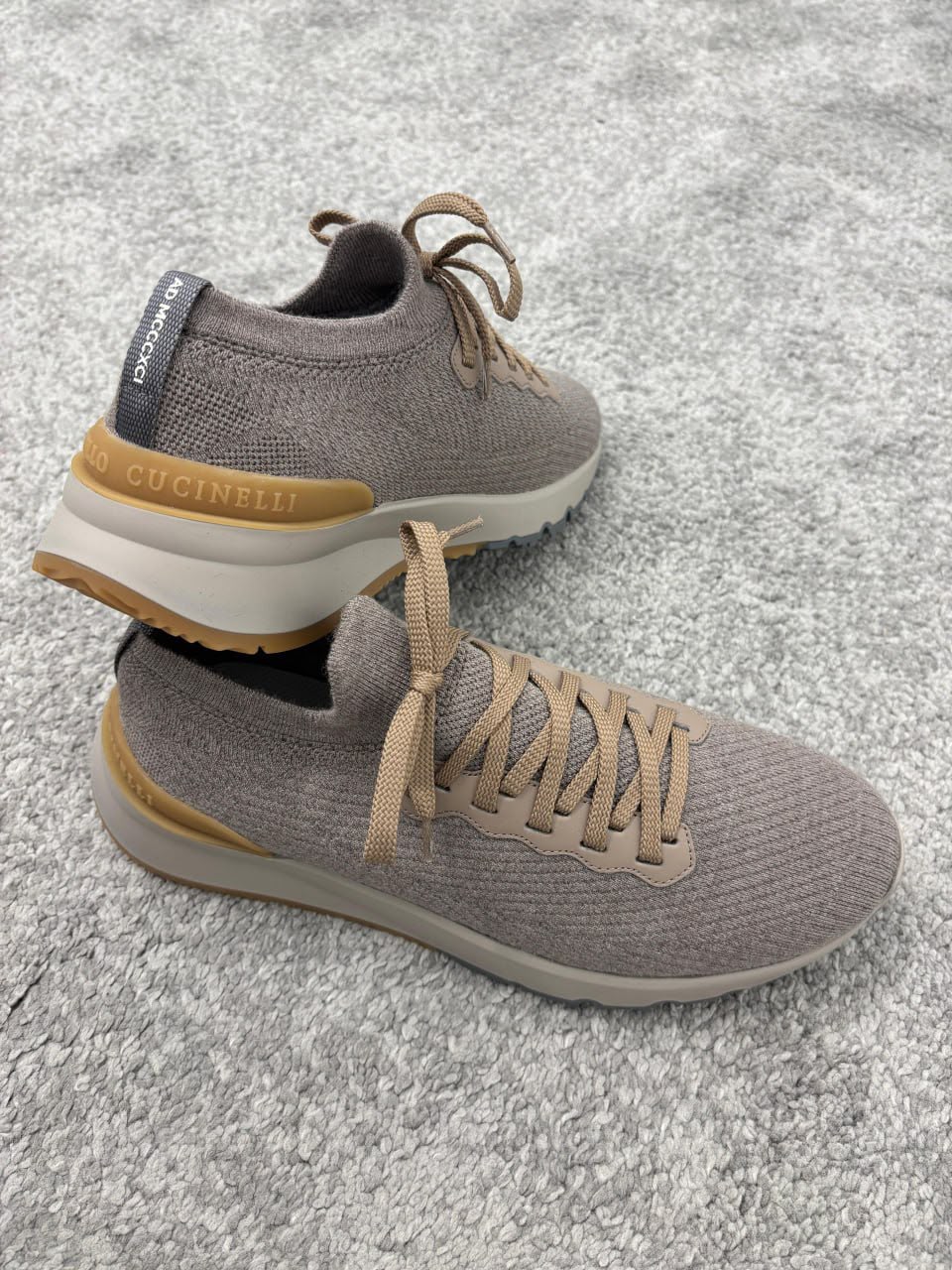 Runner Sneakers in Knit Fabric
