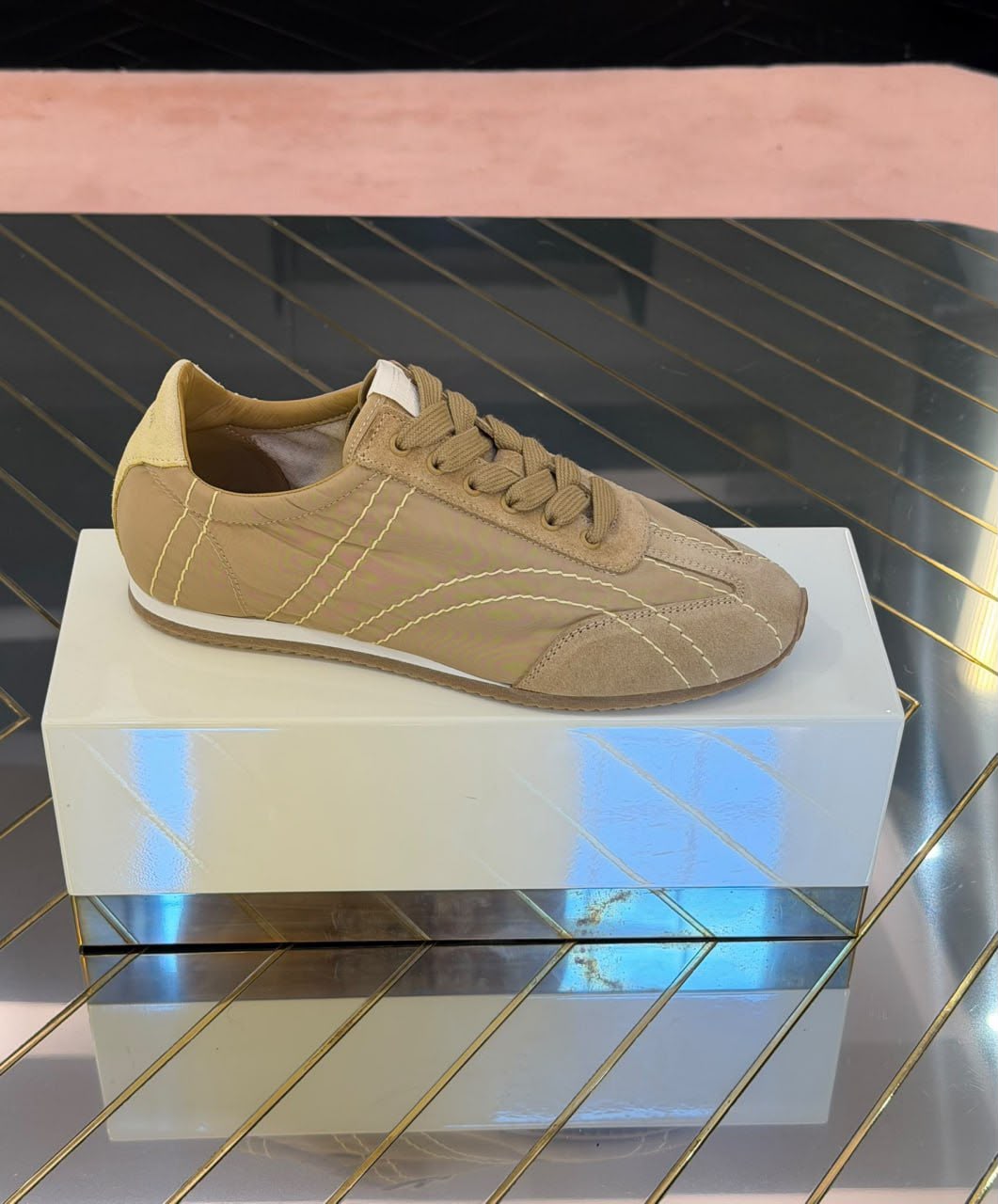 Vibe Sneaker