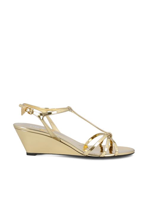 Sandali realizzati in pelle
