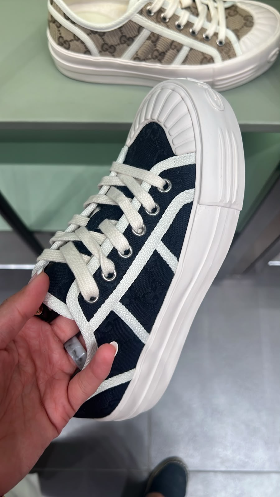 Basket low-top sneaker