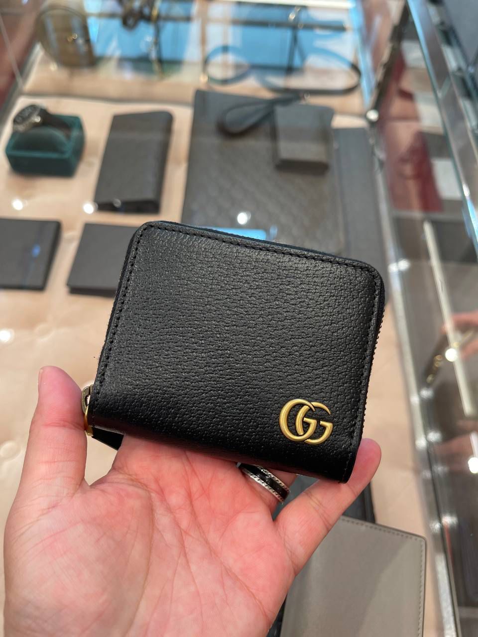 GG Marmont zip around card case wallet