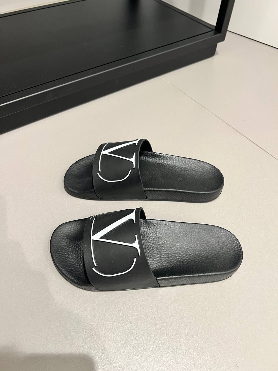 VLogo Signature Slide Sandal