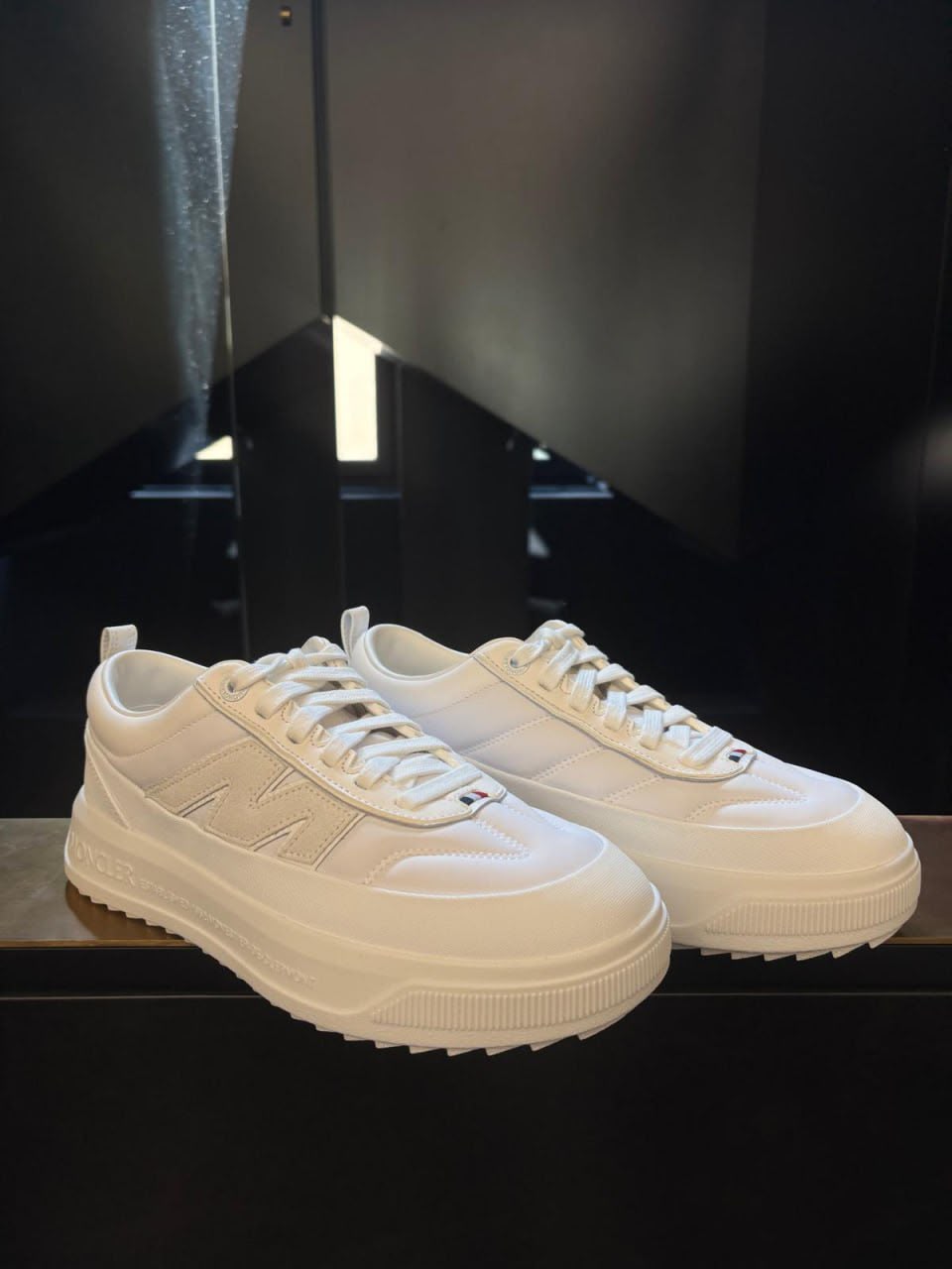 Glissier Low-Top Sneakers