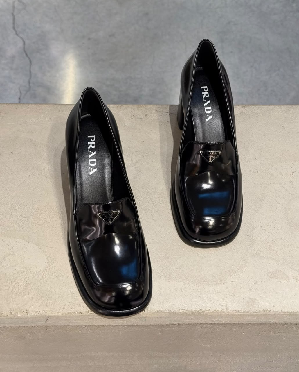 Brushed leather pumps