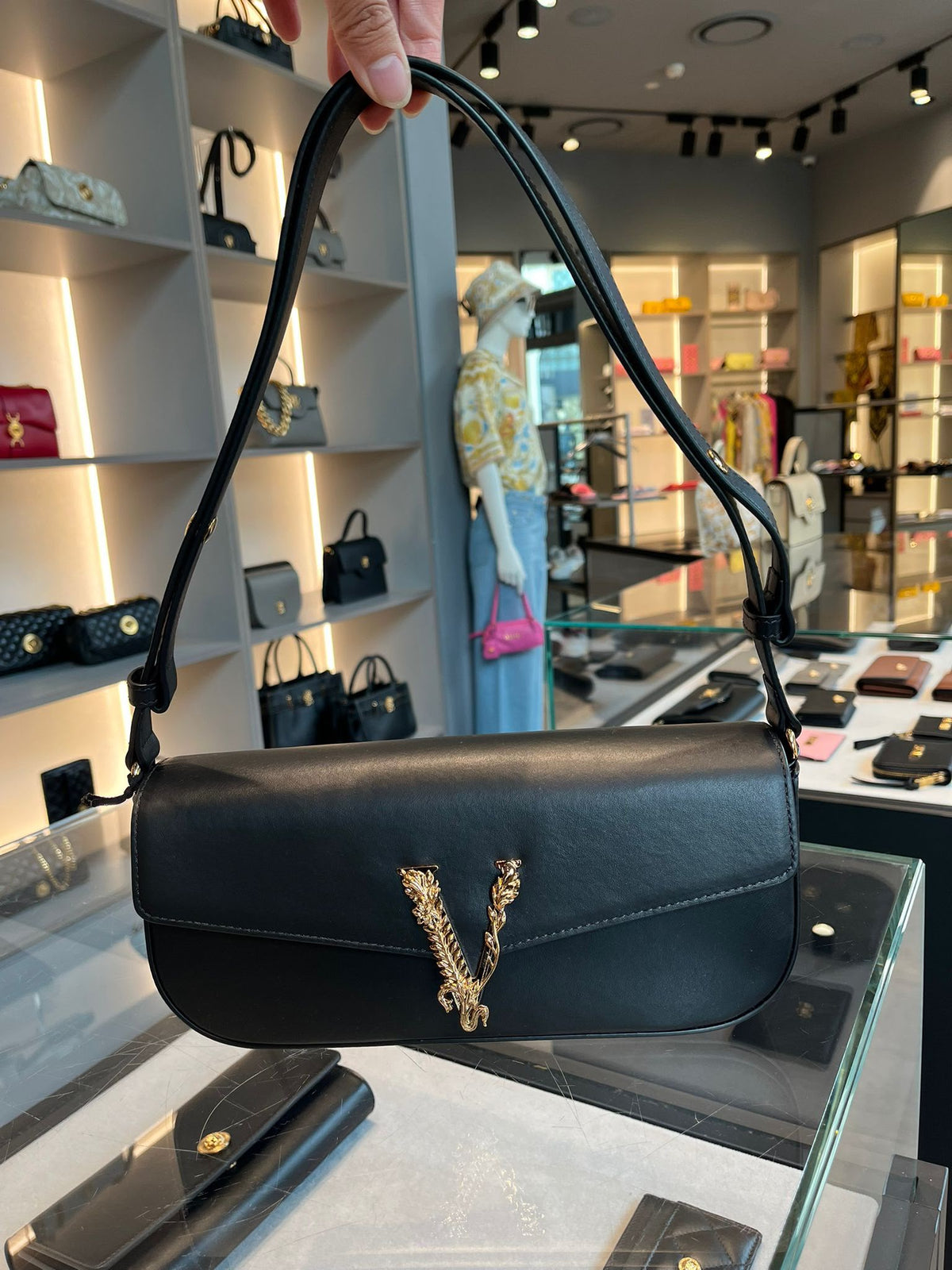 Virtus Shoulder Bag
