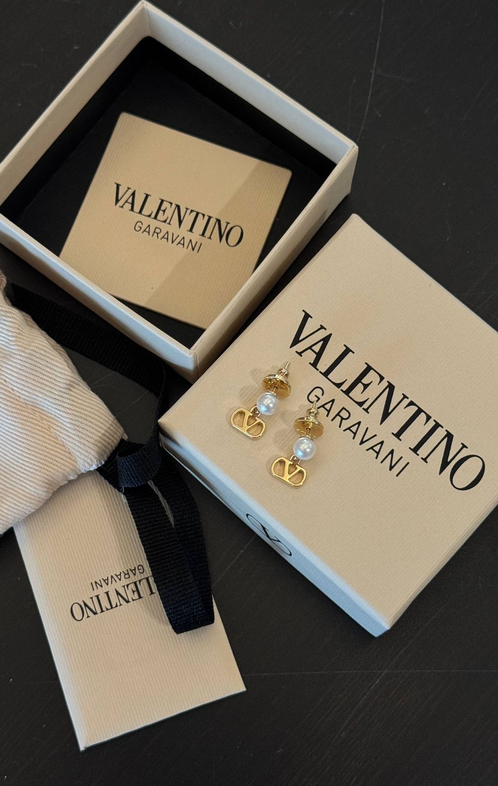 VLogo Signature Metal and Pearl Earrings