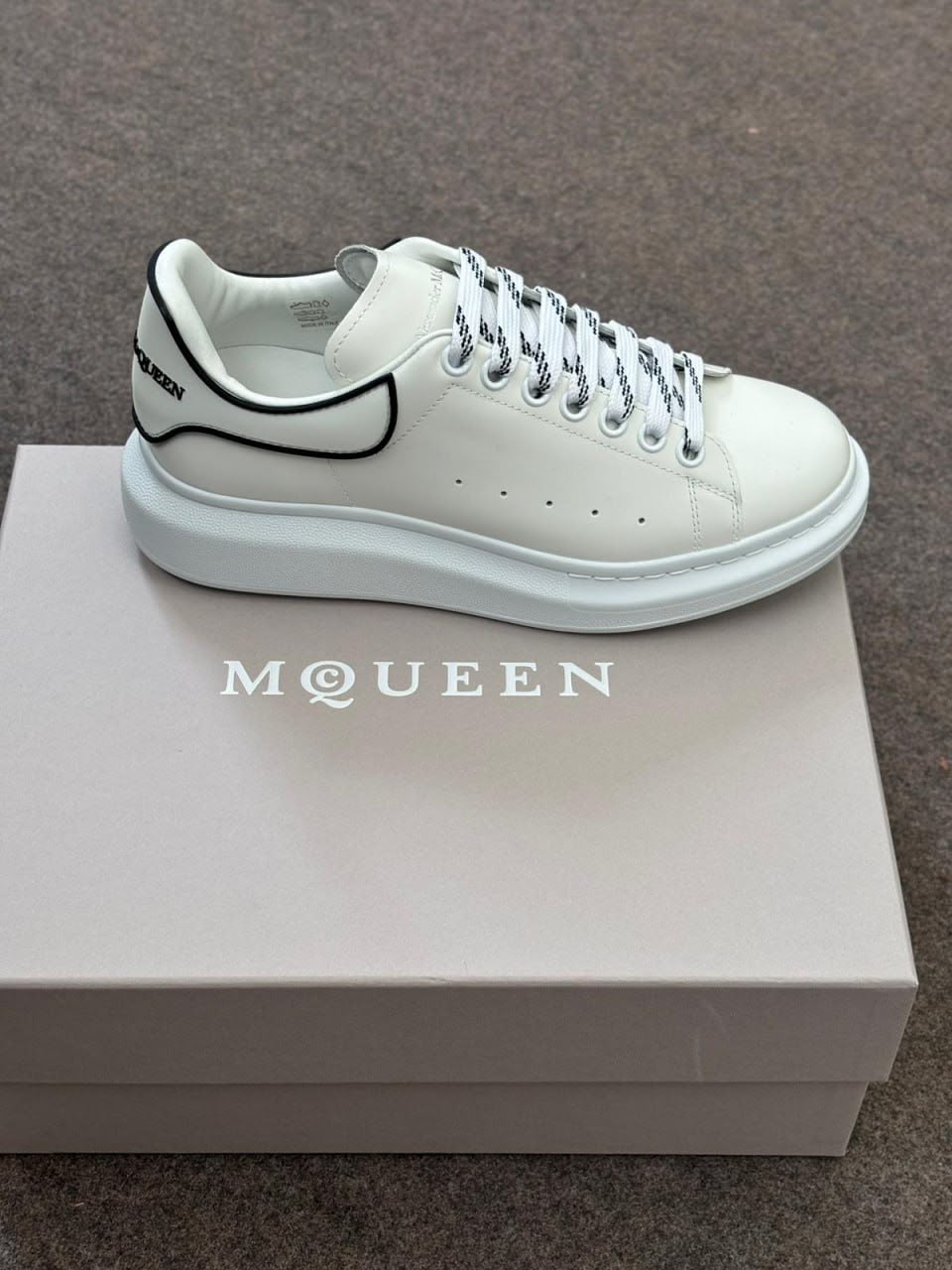 Oversized Sneaker
