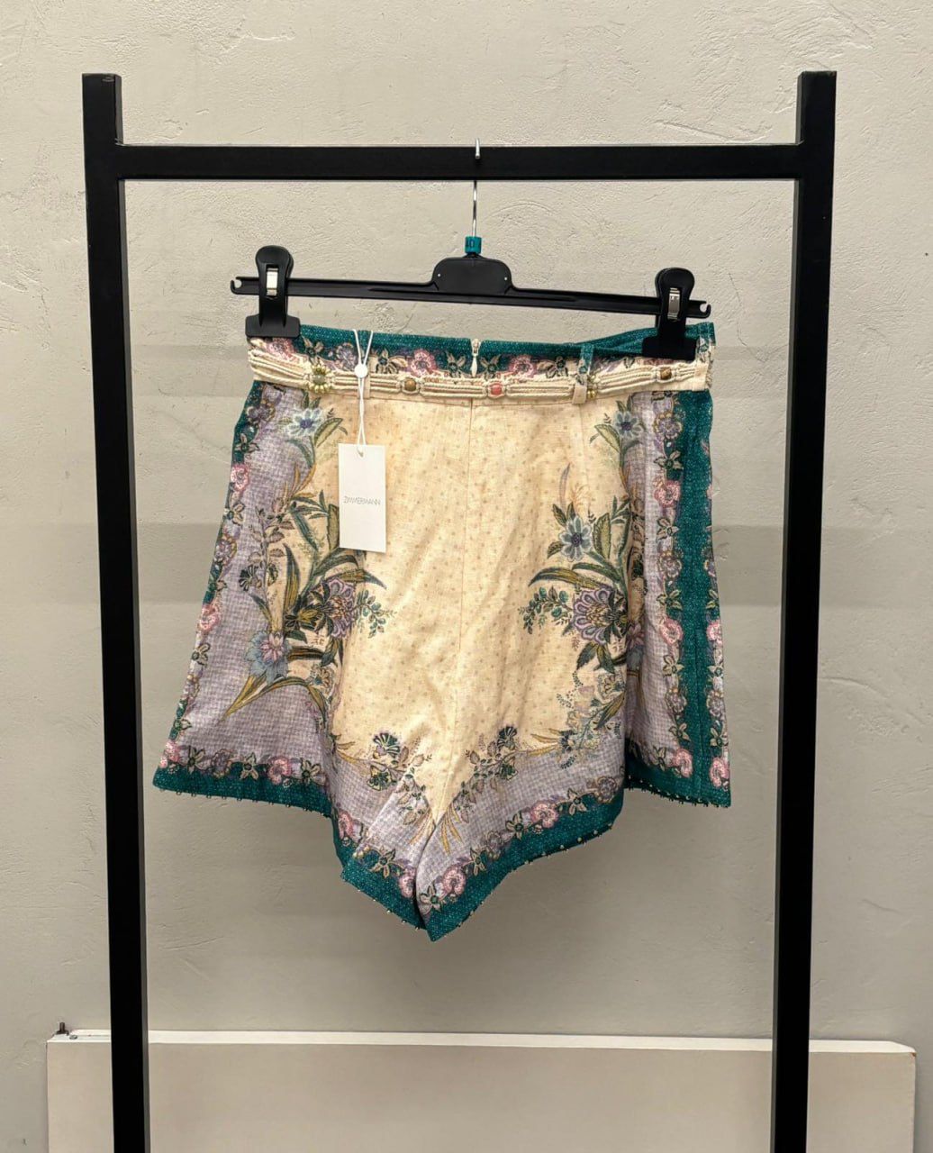 High-waisted floral print shorts